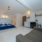 Old Town Hotel *